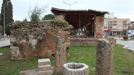 Asırlarca ayakta durdu, tadilat yapıldıktan sonra birkaç yağmurda yere çöktü