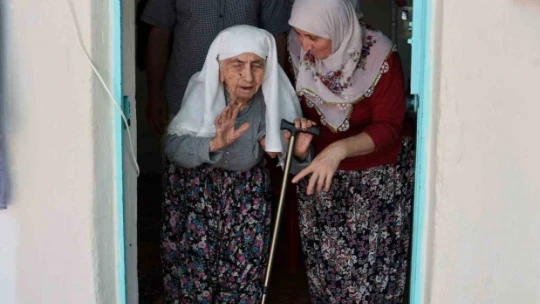 Asırlık Hatice Kübra teyzenin şaşırtan hayat hikayesi
