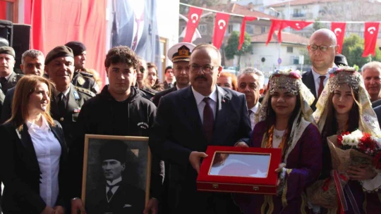 Atatürk'ün Aydın'a gelişi törenle kutlandı