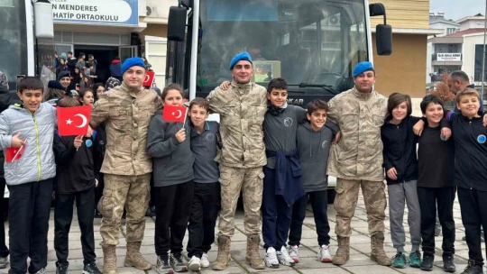 Atkılar Mehmetçikler için örüldü