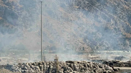 Avrupa'nın en büyük tesisi kül dağına döndü