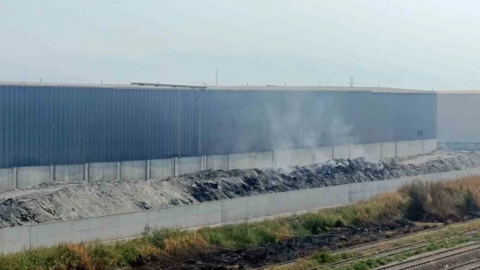 Avrupa'nın en büyük tesisi kül dağına döndü