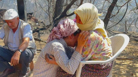Ayakkabılarını bile giymeye fırsat bulamadılar