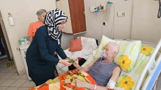 Aydın Atatürk Devlet Hastanesi yönetimi yaşlıları unutmadı