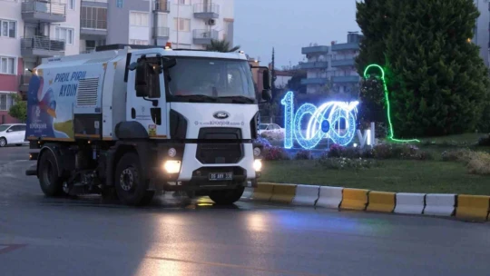 Aydın Büyükşehir, 24 saat temizlik mesaisinde