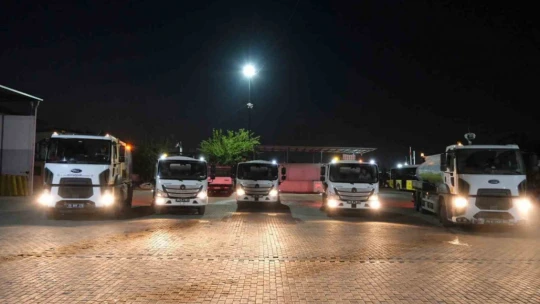 Aydın Büyükşehir, 24 saat temizlik mesaisinde