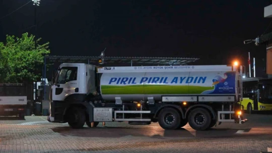 Aydın Büyükşehir, 24 saat temizlik mesaisinde