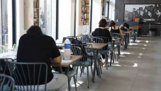 Aydın Büyükşehir Belediyesi 100. Yıl Öğrenci Çalışma Salonu gençlerin hizmetinde