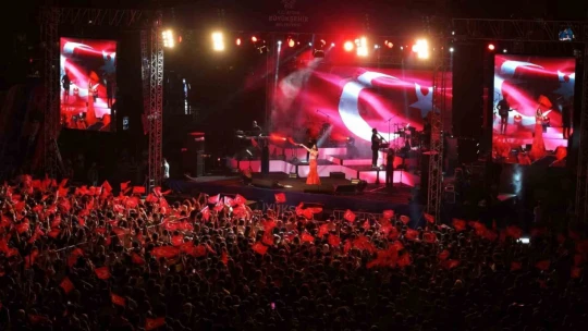 Aydın Büyükşehir Belediyesi 19 Mayıs'ı binlerce Aydınlıyla kutladı