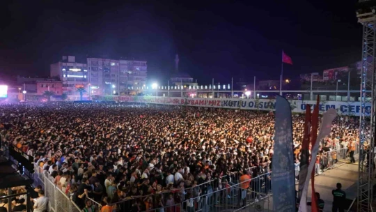 Aydın Büyükşehir Belediyesi 19 Mayıs'ı binlerce Aydınlıyla kutladı