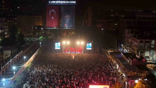 Aydın Büyükşehir Belediyesi 19 Mayıs'ı binlerce Aydınlıyla kutladı