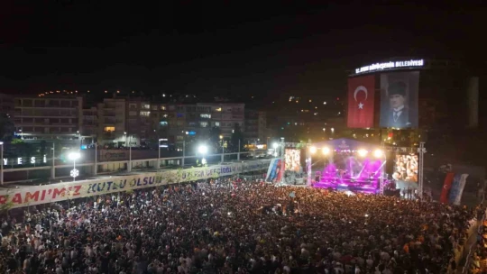 Aydın Büyükşehir Belediyesi 19 Mayıs'ı binlerce Aydınlıyla kutladı