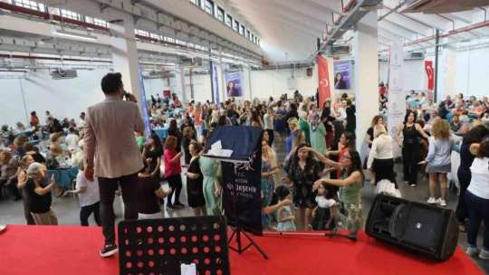 Aydın Büyükşehir Belediyesi Anneler Günü'nü anneler ile birlikte kutladı