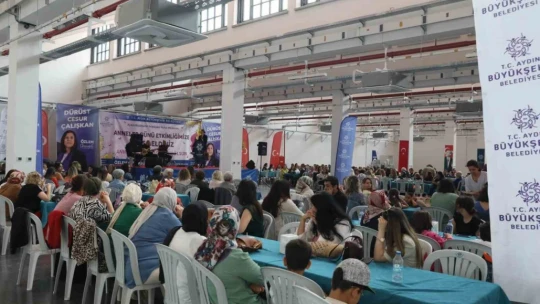 Aydın Büyükşehir Belediyesi Anneler Günü'nü anneler ile birlikte kutladı