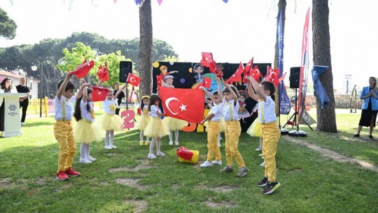 Aydın Büyükşehir Belediyesi Çocuk Gelişim Merkezleri'nde 23 Nisan coşkusu