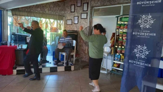 Aydın Büyükşehir Belediyesi Didim Huzurevi'nde yeni yıl kutlaması