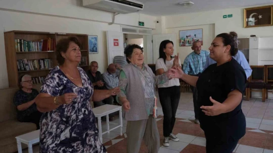 Aydın Büyükşehir Belediyesi Huzurevi'nde coşkulu kutlama