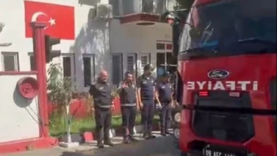 Aydın Büyükşehir Belediyesi İtfaiyesi Uşak yangınına müdahale için yola çıktı