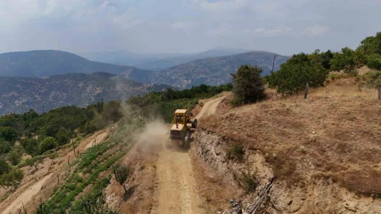 Aydın Büyükşehir Belediyesi kırsal mahallelerde çalışmalarını sürdürüyor
