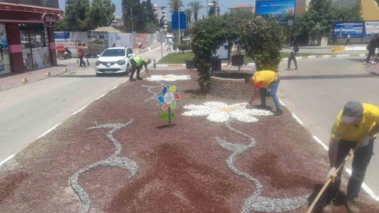 Aydın Büyükşehir Belediyesi Kuşadası'nda çalışmalarını sürdürüyor