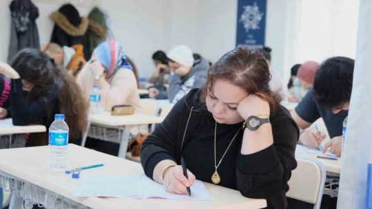 Aydın Büyükşehir Belediyesi memur adaylarının yanında