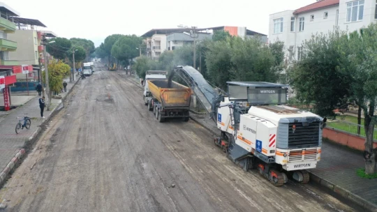 Aydın Büyükşehir Belediyesi'nden 21 noktada yol çalışması