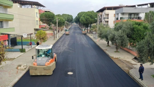 Aydın Büyükşehir Belediyesi'nden 21 noktada yol çalışması