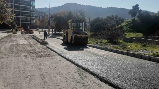 Aydın Büyükşehir Belediyesi'nden 21 noktada yol çalışması