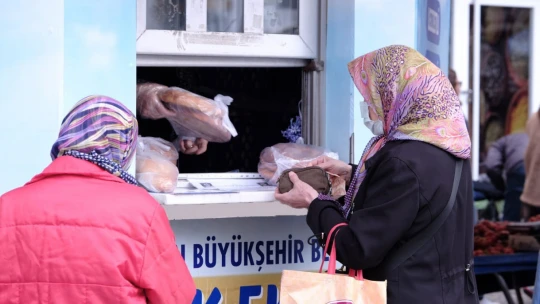 Aydın Büyükşehir Belediyesi'nden 7,5 liraya Ramazan pidesi