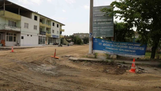Aydın Büyükşehir Belediyesi'nden Karacasu'da yol yapım çalışması