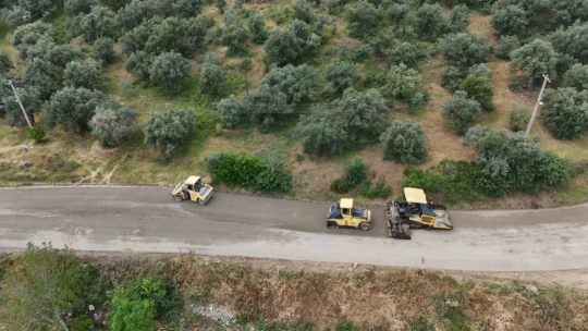 Aydın Büyükşehir Belediyesi'nden Karacasu'da yol yapım çalışması