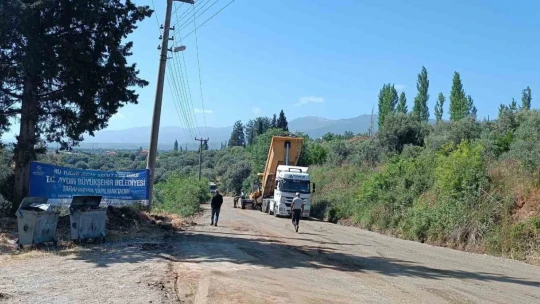 Aydın Büyükşehir Belediyesi'nden Karacasu'da yol yapım çalışması