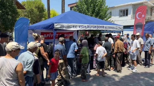 Aydın Büyükşehir Belediyesi'nden vatandaşlara aşure ikramı