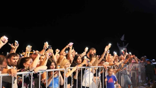 Aydın Büyükşehir Belediyesi'nden Kuşadası'nda yaz konseri