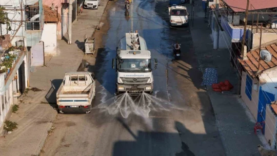Aydın Büyükşehir Belediyesi'nden Acarlar'da temizlik seferberliği