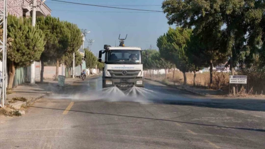 Aydın Büyükşehir Belediyesi'nden Acarlar'da temizlik seferberliği