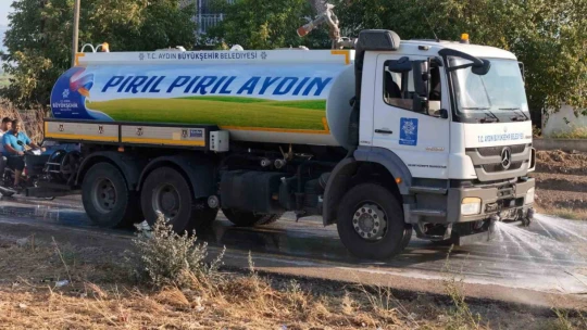 Aydın Büyükşehir Belediyesi'nden Acarlar'da temizlik seferberliği