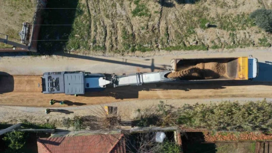 Aydın Büyükşehir Belediyesi'nin Germencik'teki çalışmaları sürüyor