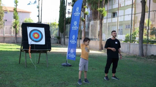 Aydın Büyükşehir Belediyesi'nin okçuluk kursu ilgi görüyor