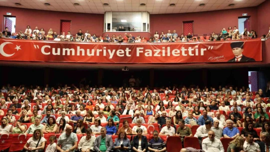 Aydın Büyükşehir Belediyesi, şair Nazım Hikmet'i andı