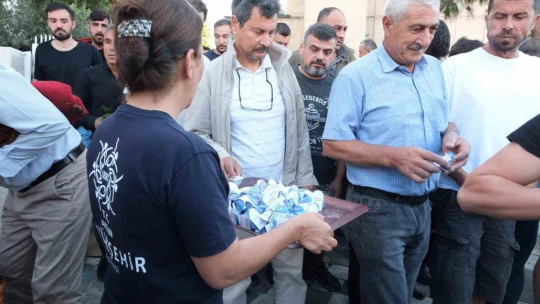 Aydın Büyükşehir Belediyesi vatandaşlarla bayramlaştı