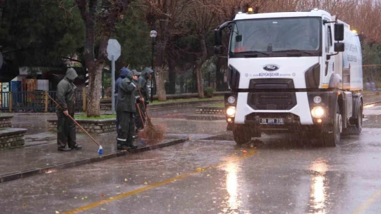 Aydın Büyükşehir Belediyesi ve ASKİ tam kadro sahada
