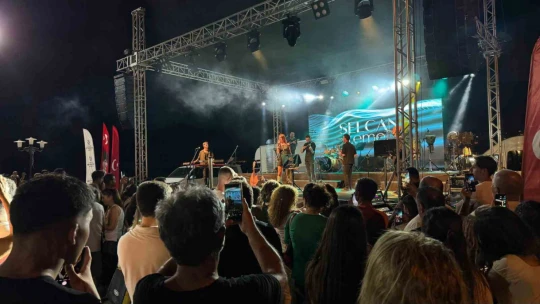 Aydın Büyükşehir Belediyesi Yaz Konserleri Kuşadası'nda devam etti