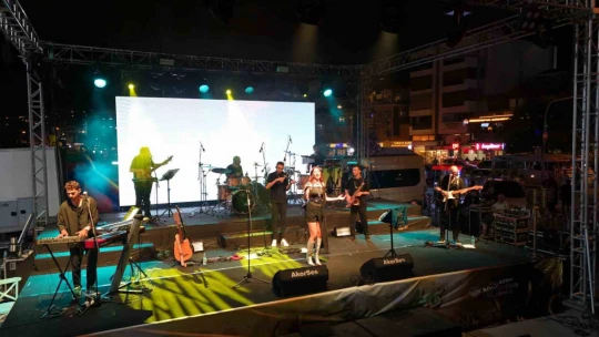 Aydın Büyükşehir Belediyesi Yaz Konserleri Kuşadası'nda devam etti