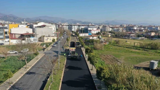 Aydın Büyükşehir Belediyesi yol yapım çalışmalarını sürdürüyor
