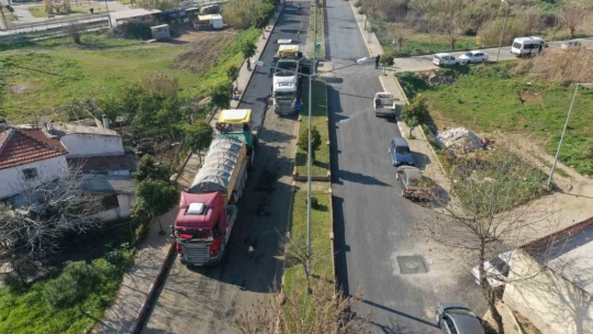 Aydın Büyükşehir Belediyesi yol yapım çalışmalarını sürdürüyor