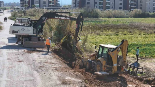 Aydın Büyükşehir Belediyesi yol çalışmalarını sürdürüyor
