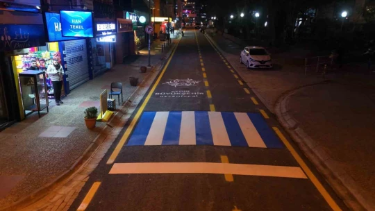 Aydın Büyükşehir Cumhuriyet Caddesi'ndeki çalışmaları tamamladı