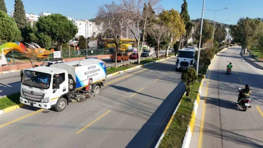 Aydın Büyükşehir Söke'de çalışmalarına devam ediyor