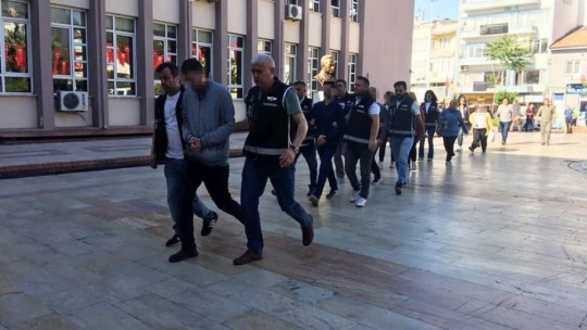 Aydın'da 'KISKAÇ-15' operasyonu şüphelileri adliyeye sevk edildi